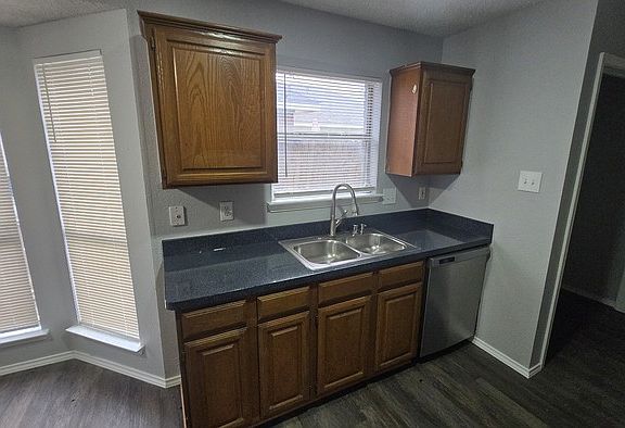 5th image of 6909 Club Creek Dr