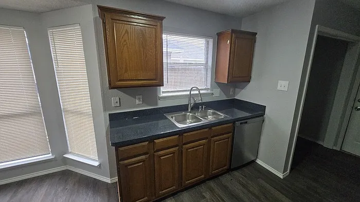 6909 Club Creek Dr — Photo 5