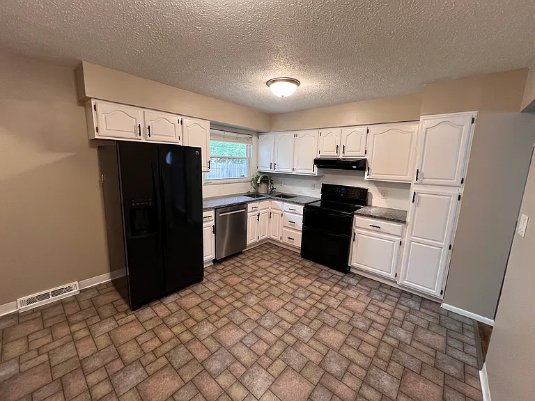 6347 Faircrest Rd — Photo 5