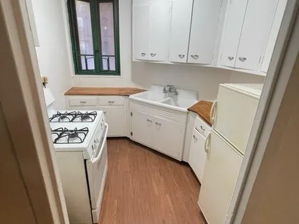 24 Metropolitan Oval #TH, Bronx, NY 10462