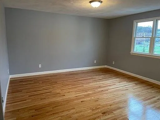 90 Fernwood Ave #2 — Photo 4