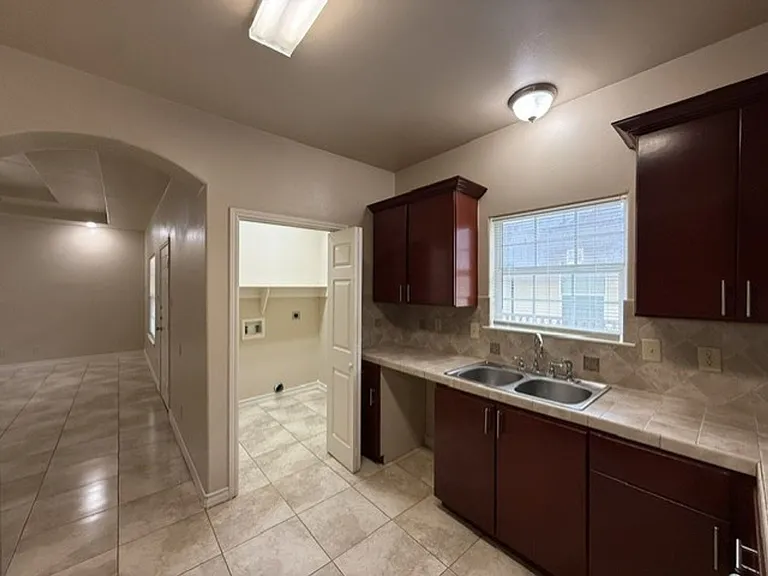 710 Alta Vista Dr — Photo 6