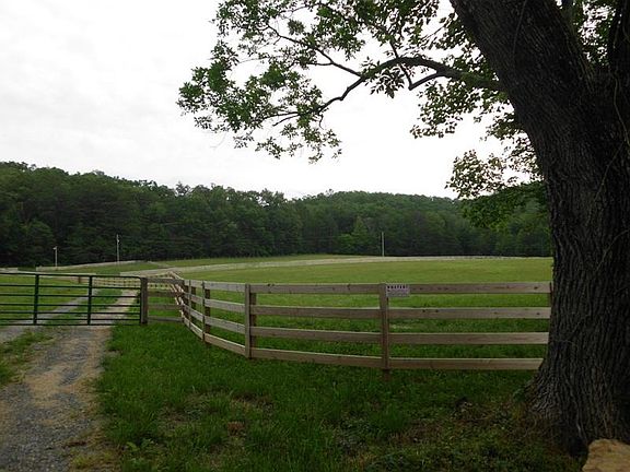 4th image of 352 Fay Towee Pike Dr