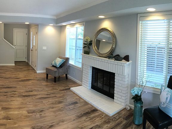 First floor, bright. The area outside the windows is the si