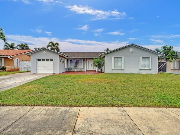 19942 NW 62nd Ct, Hialeah, FL 33015