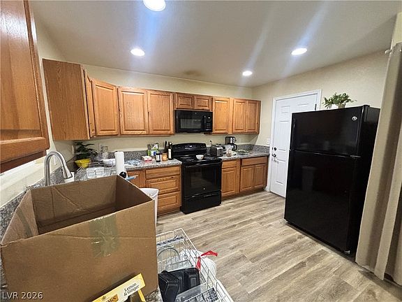 4th image of 7404 Bagdad Ct