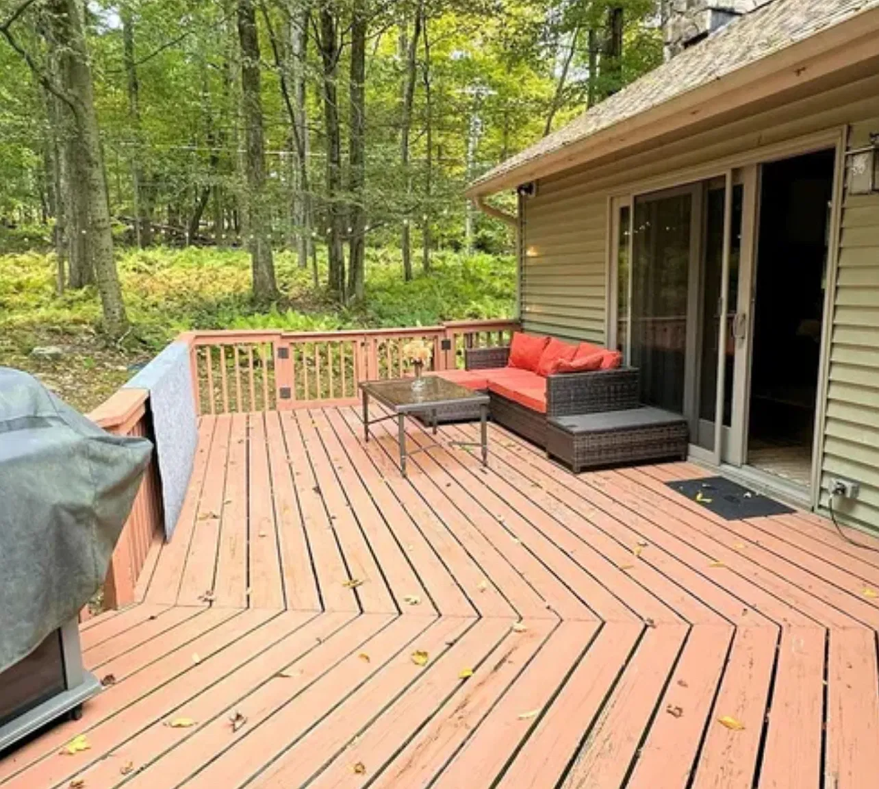 104 Cedar Ln — Photo 1