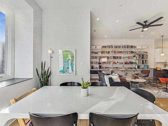 5th image of 2214 W North Ave Unit 202