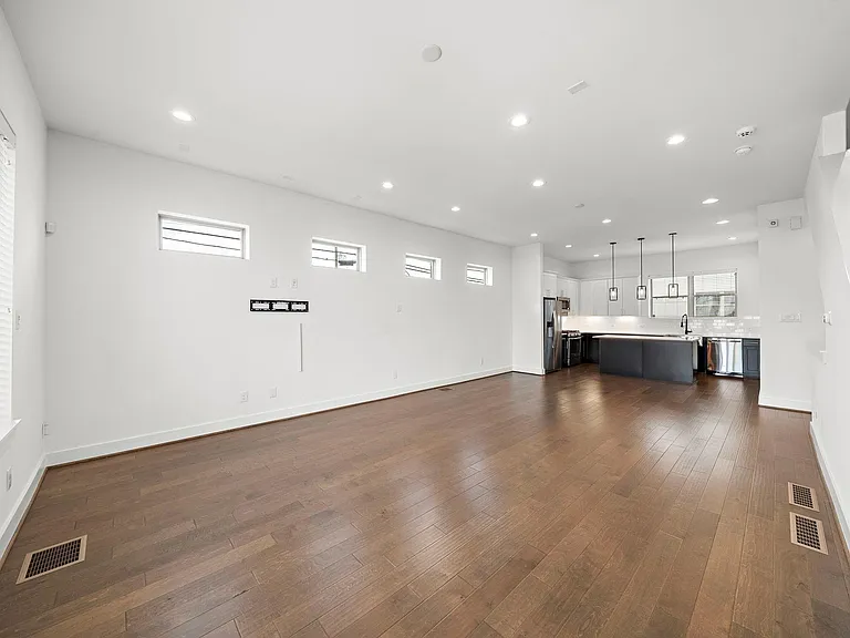 2603 Hutchins St — Photo 14