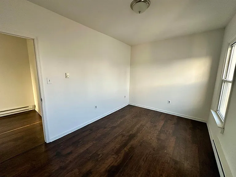 37 N Massachusetts Ave #3 — Photo 8