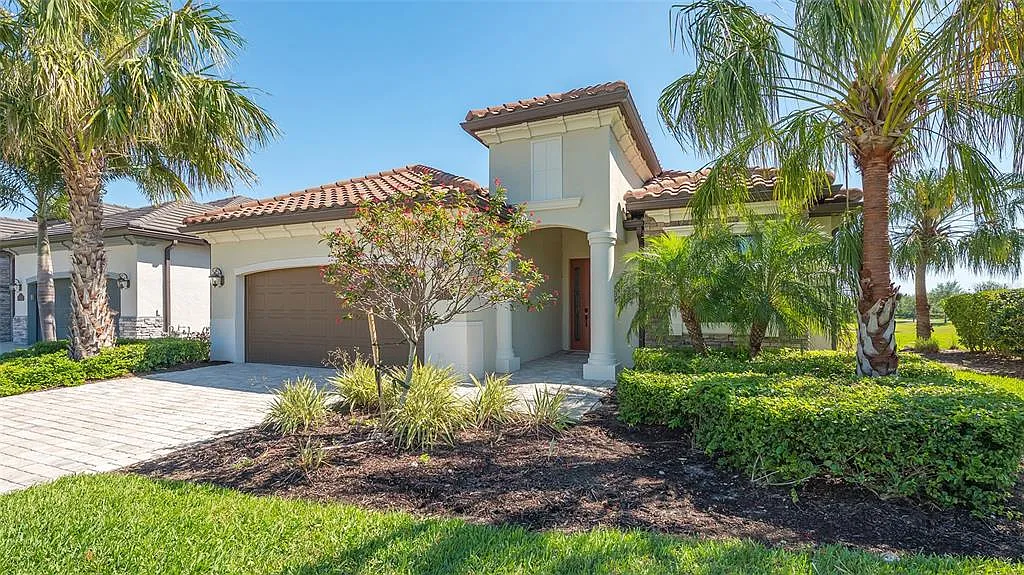 3 bed, 2.0 bath, 2248 sqft, $11,000 — Photo 3