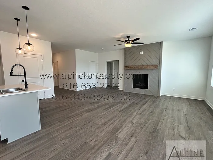 3 bed, 2.0 bath, 1636 sqft, $2,550 — Photo 3