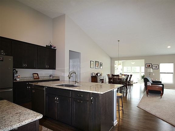 4th image of 4450 Weathervane Dr