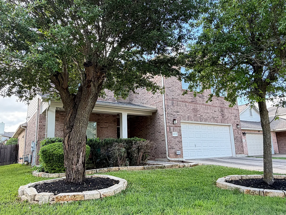 Building Photo - 14813 Fernhill Dr