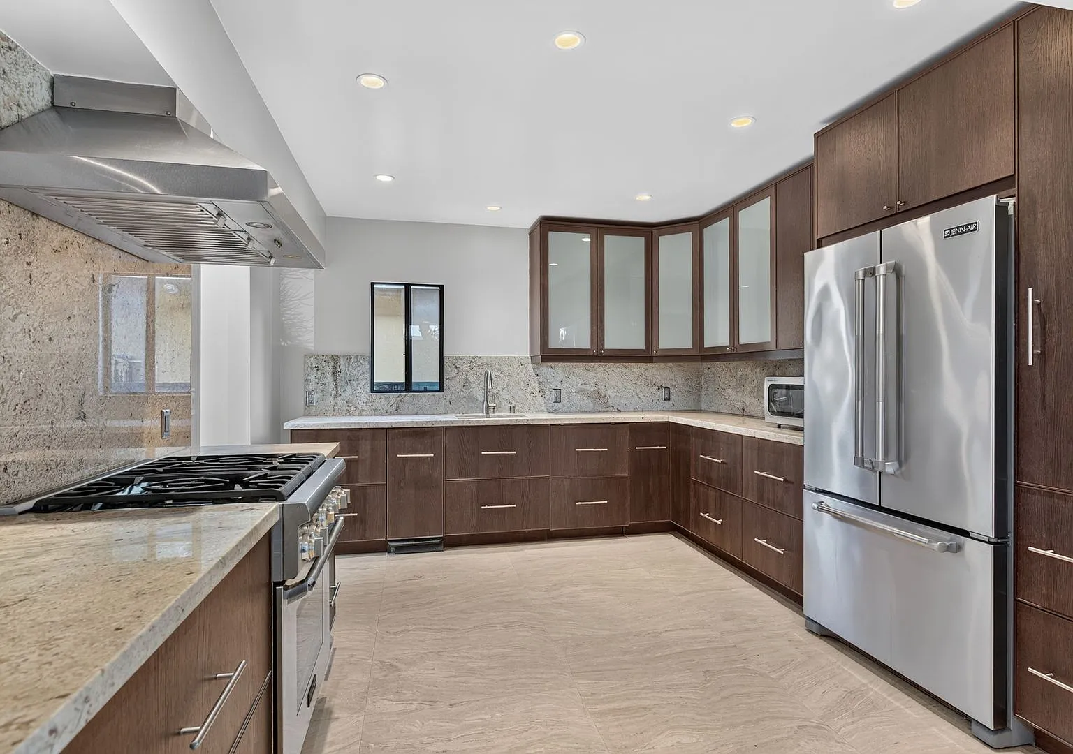 Beautiful 3 Bedroom Family/Entertainers Paradise — Photo 4