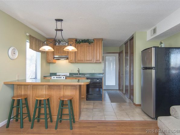 16 Hawk Harbor Ln #2B, Lake Ozark, MO 65049