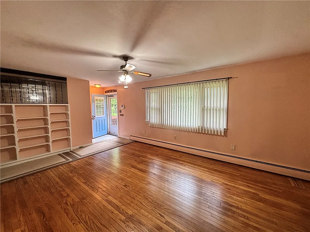 3 bed, 2.0 bath, 1728 sqft, $1,500 — Photo 2