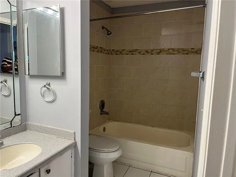 612 Granville Ct — Photo 15