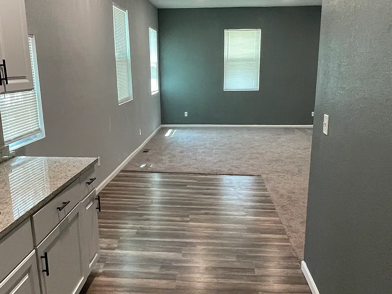 2915 Wabash Ave — Photo 5