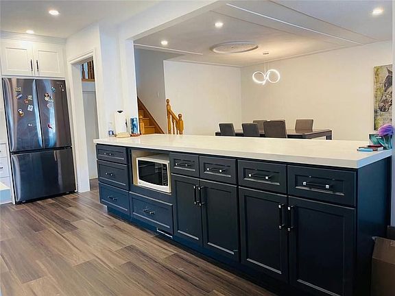 3rd image of 54 Eastbury Dr
