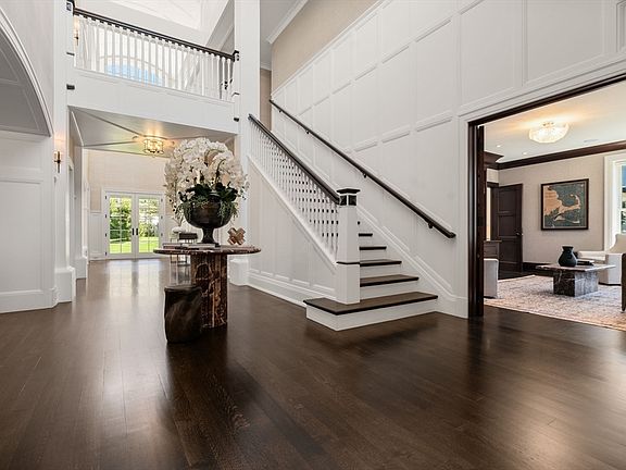 5th image of 111 Summer St