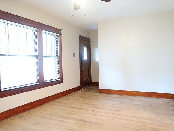 2nd image of 552 26th St Unit 1