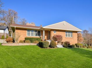 522 Deerpath Rd, Glen Ellyn, IL 60137