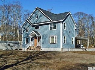 139 W Bartlett Rd, Middle Island, NY 11953