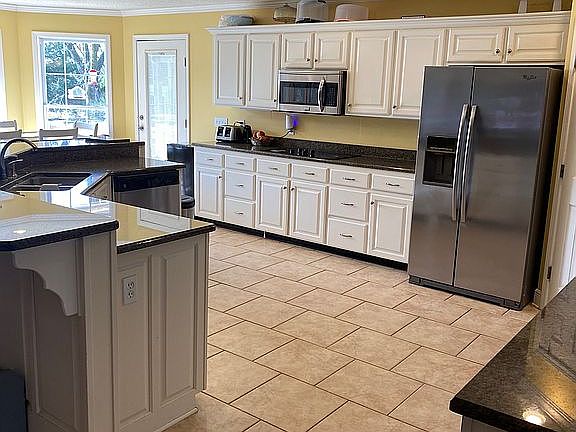 4th image of 8018 Mobile Rd