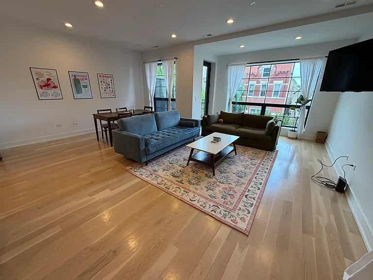 1238 N Bosworth Ave #201 — Photo 2