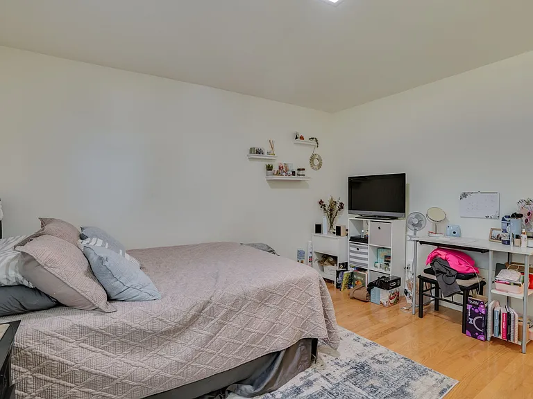 114 Brattlesboro Dr — Photo 21