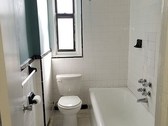 3rd image of 535 Parkside Ave APT 3D