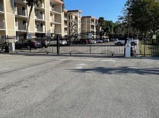 8, Lauderdale Lakes, FL 33313