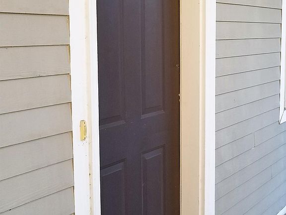 5th image of 2310 Elliott Ave APT 114