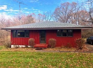 931 Pine Ct, Apple River, IL 61001