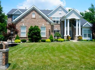 12443 Ballas Meadows Dr, Saint Louis, MO 63131