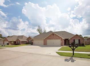 4071 Stonebridge Dr, Tyler, TX 75707