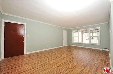 5th image of 1114 S Sherbourne Dr