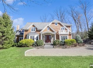 111 Van Riper Ln, Woodcliff Lake, NJ 07677
