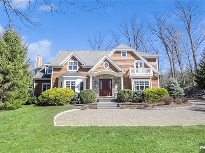 111 Van Riper Ln, Woodcliff Lake, NJ, 07677