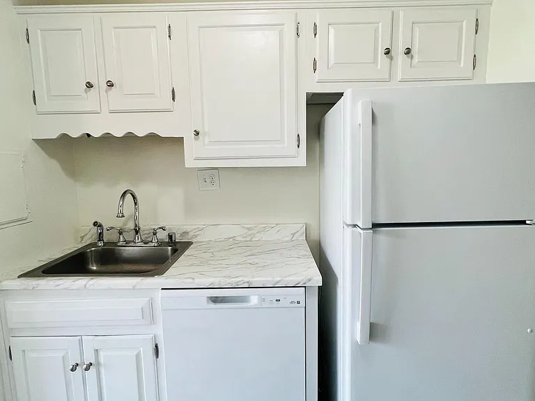 4520 King St #407 — Photo 7
