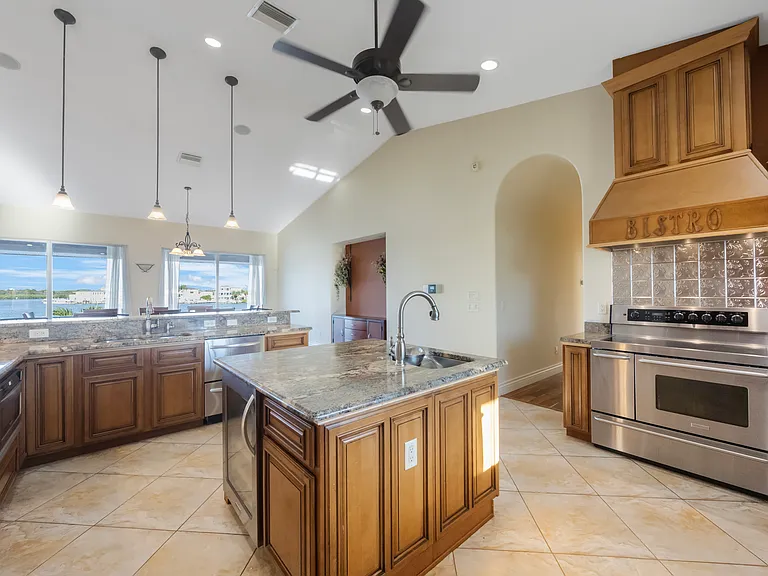 736 Pruitt Dr — Photo 15