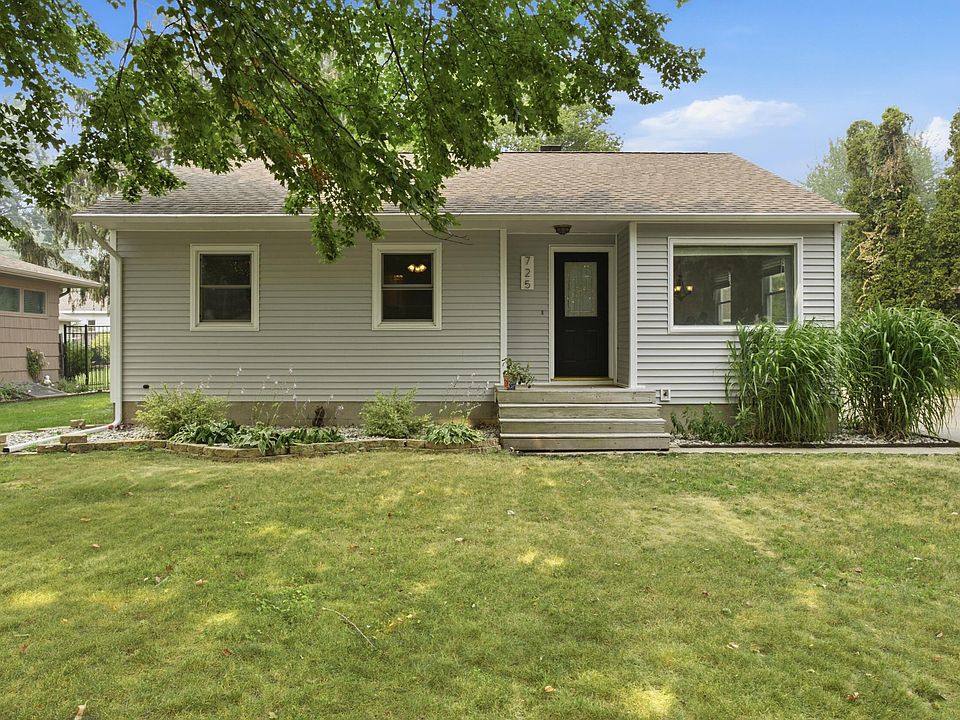 1st image of 725 Winter St