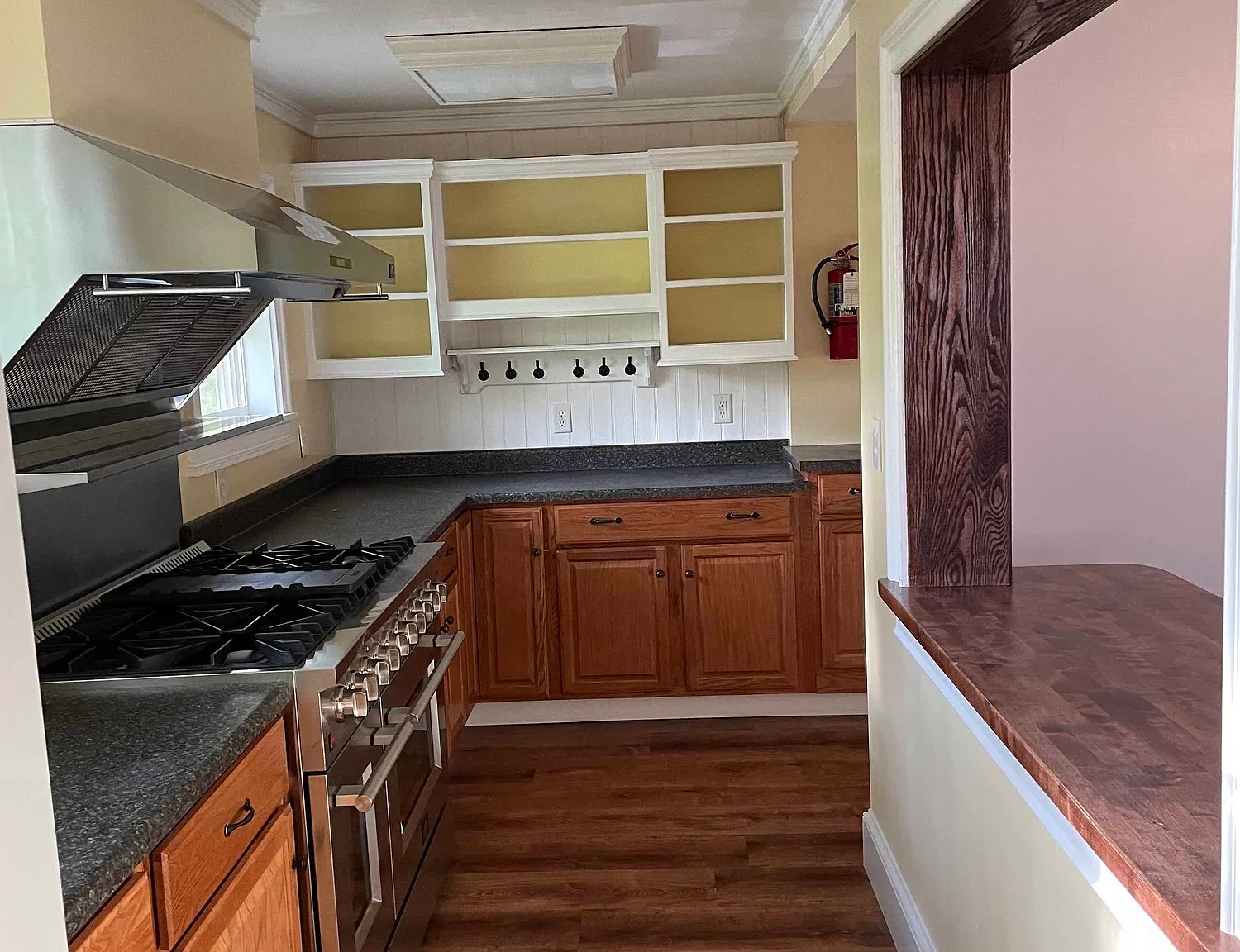 526 Stewart Ave — Photo 1
