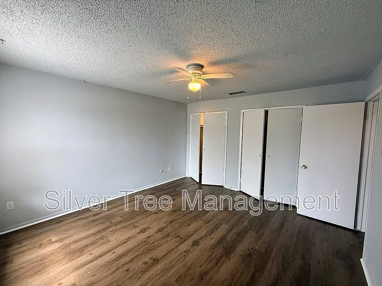 4820 Wellesley Ave #A — Photo 8