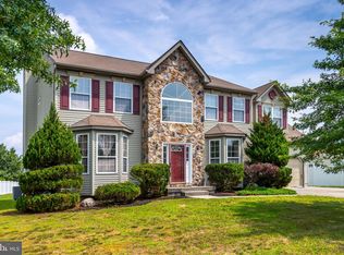624 Raspberry Ln, Williamstown, NJ 08094