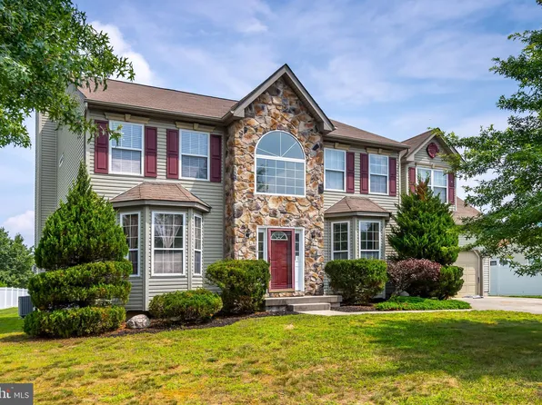 624 Raspberry Ln, Williamstown, NJ 08094