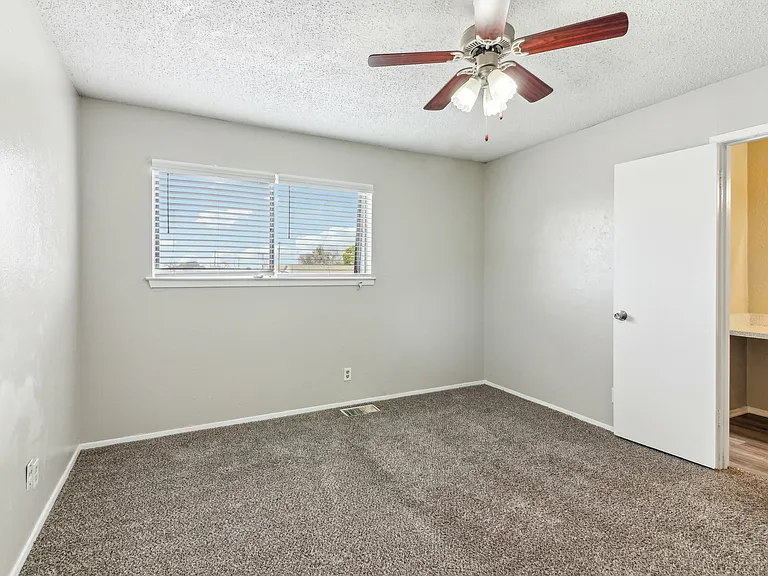 MB Arlington — Photo 30