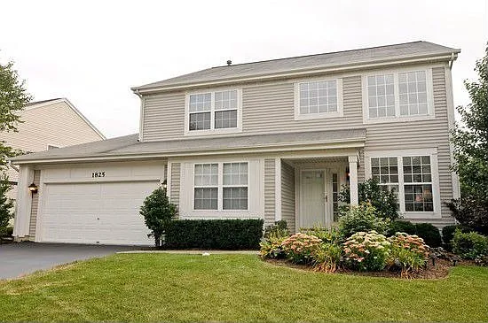 1825 Avalon Dr photo 1