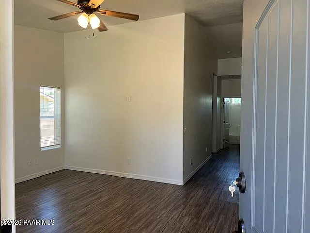 3 bed, 2.0 bath, 1028 sqft, $1,675 — Photo 2